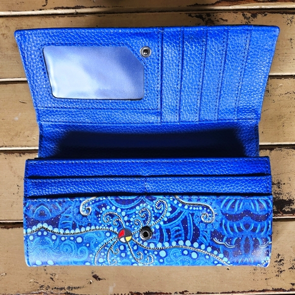 Leah Dorion Women's Wallet - Picture 4 of 4